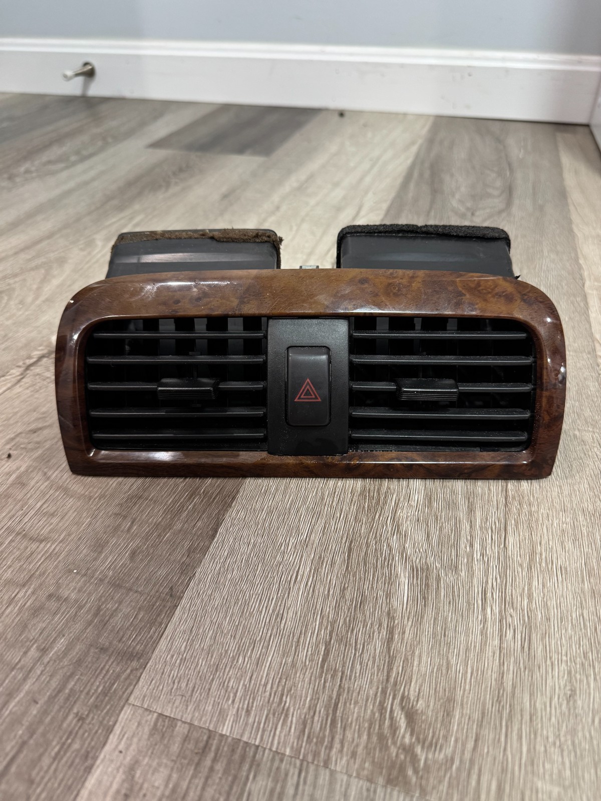 2000-2004 TOYOTA AVALON CENTER DASH A/C VENTS WOOD GRAIN DASH AIR VENTS OEM
