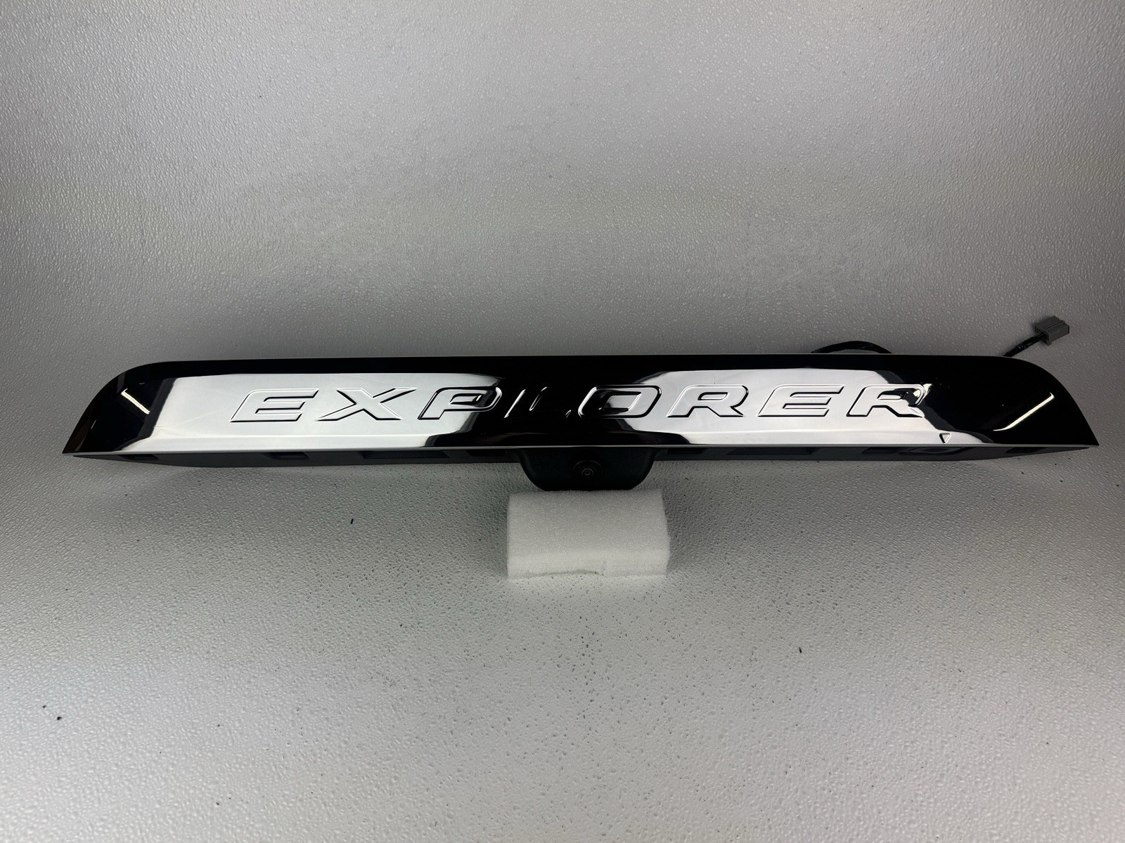 2020 – 2023 Ford Explorer Rear Liftgate Chrome Moulding w/Camera OEM