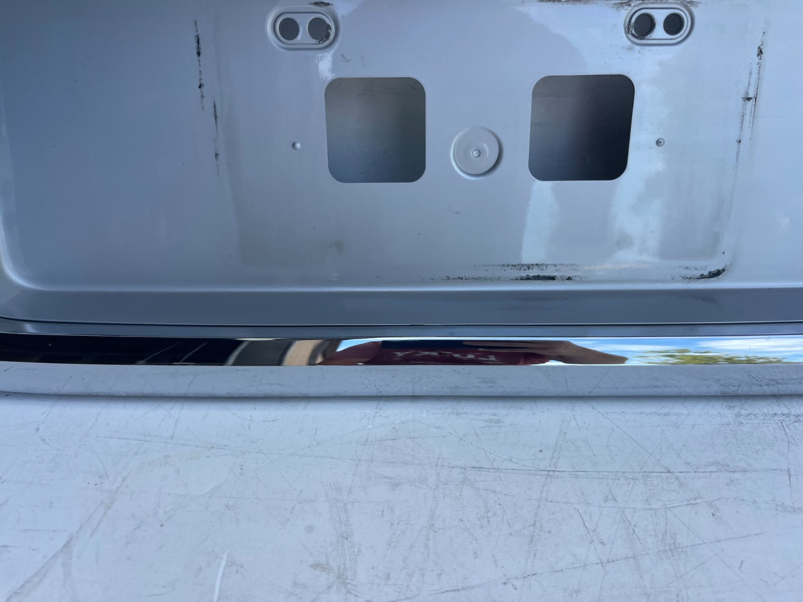 2010-2013 LEXUS GX460 TRUNK LIFTGATE LICENSE PLATE SURROUND TRIM SILVER 1G1 OEM