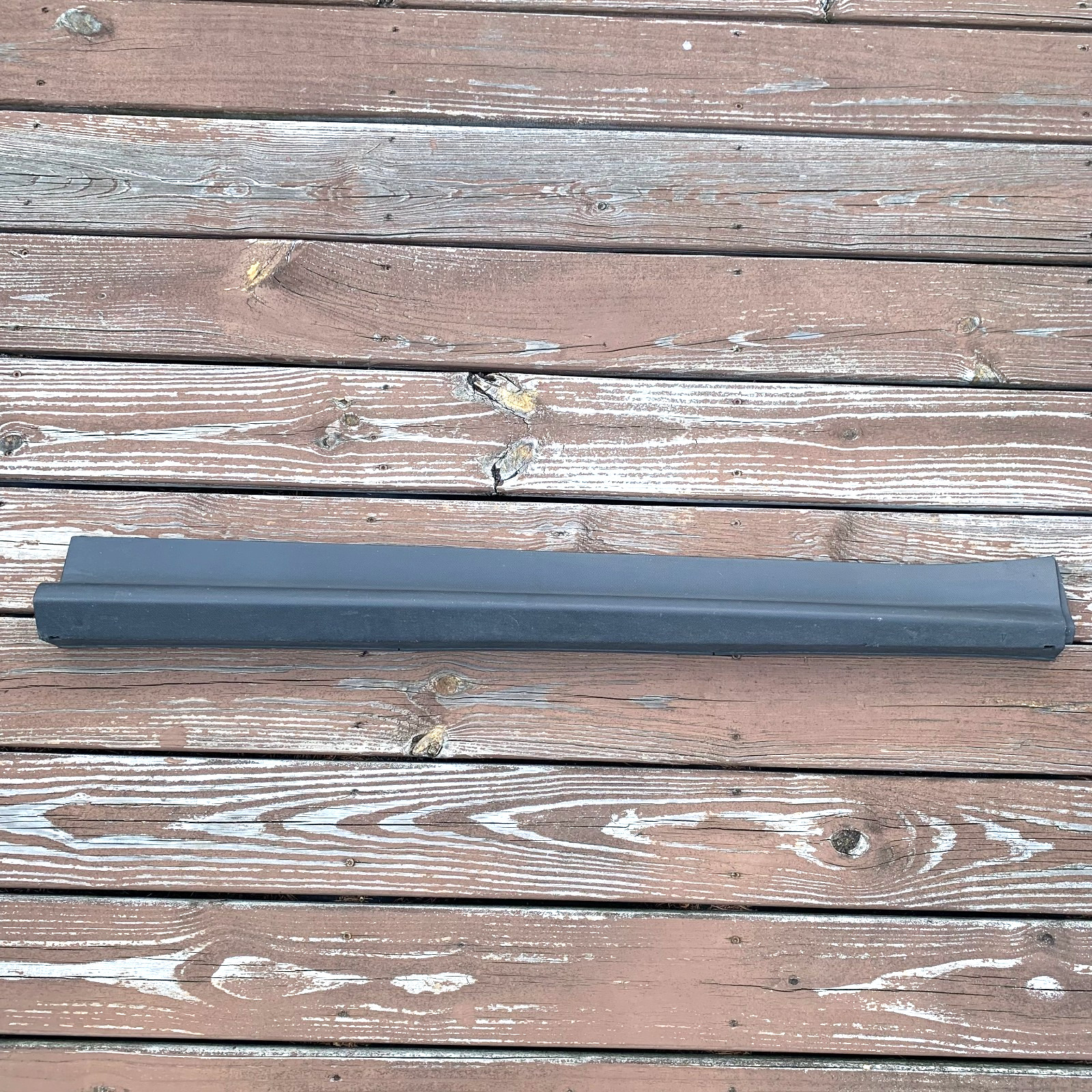 2010 – 2017 Chevy Equinox Front Right Door Lower Molding Trim Outer 25824825 787