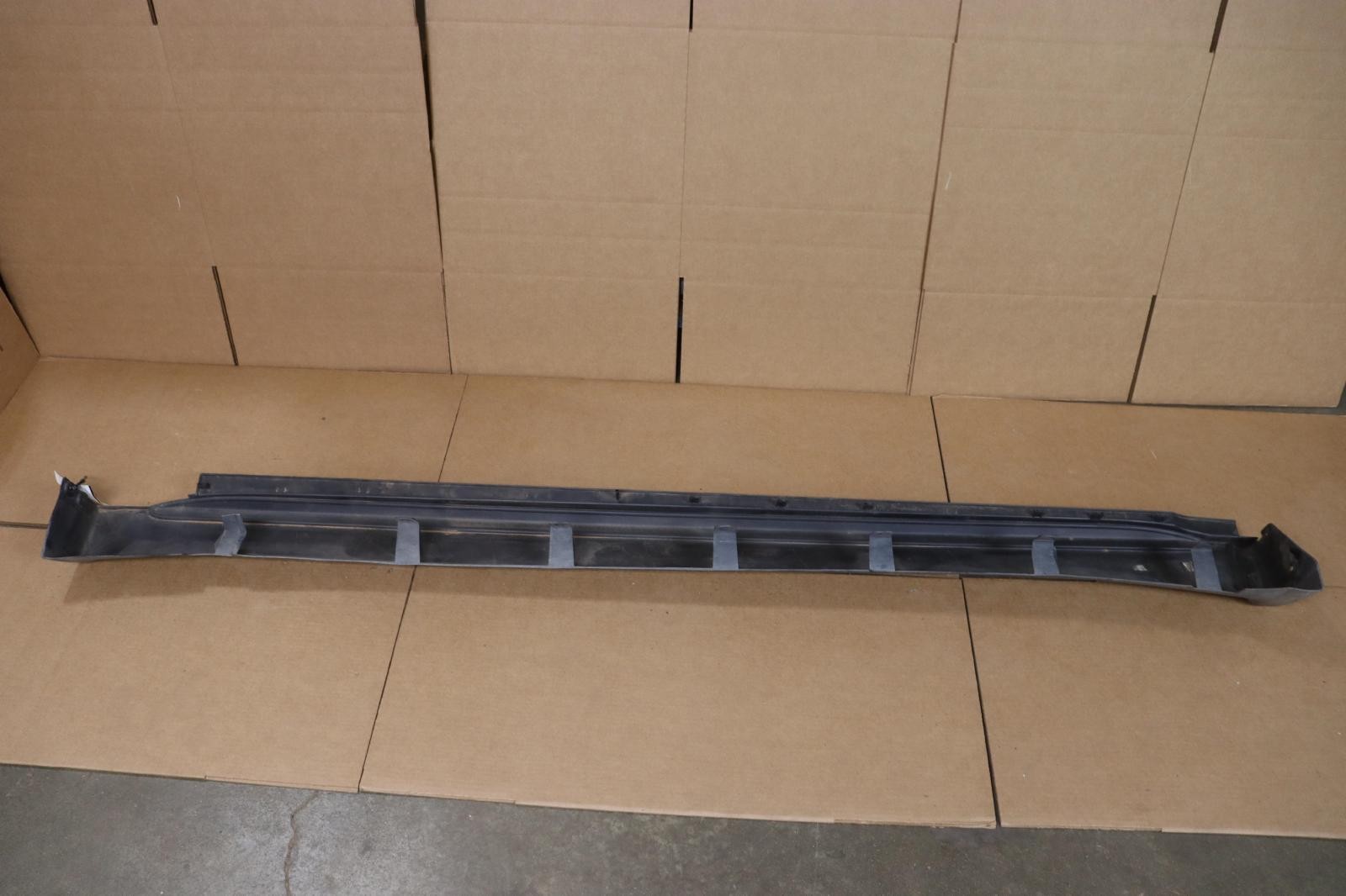 2011-2025 DODGE DURANGO RIGHT PASSENGER SIDE ROCKER MOLDING SKIRT GRAY OEM