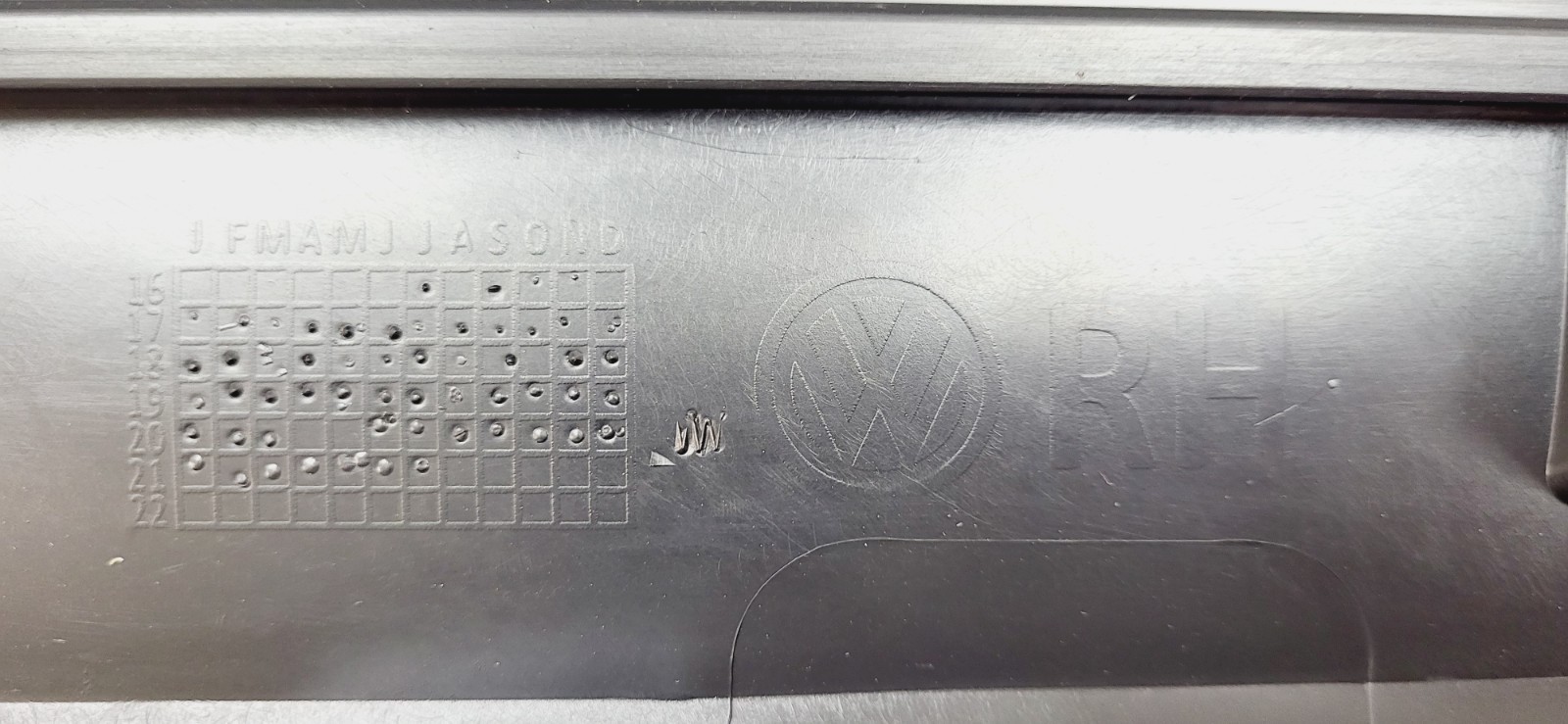 2018-26 Volkswagen Atlas Cross Sport Right Front Lower Door Molding 3CN854940F9B