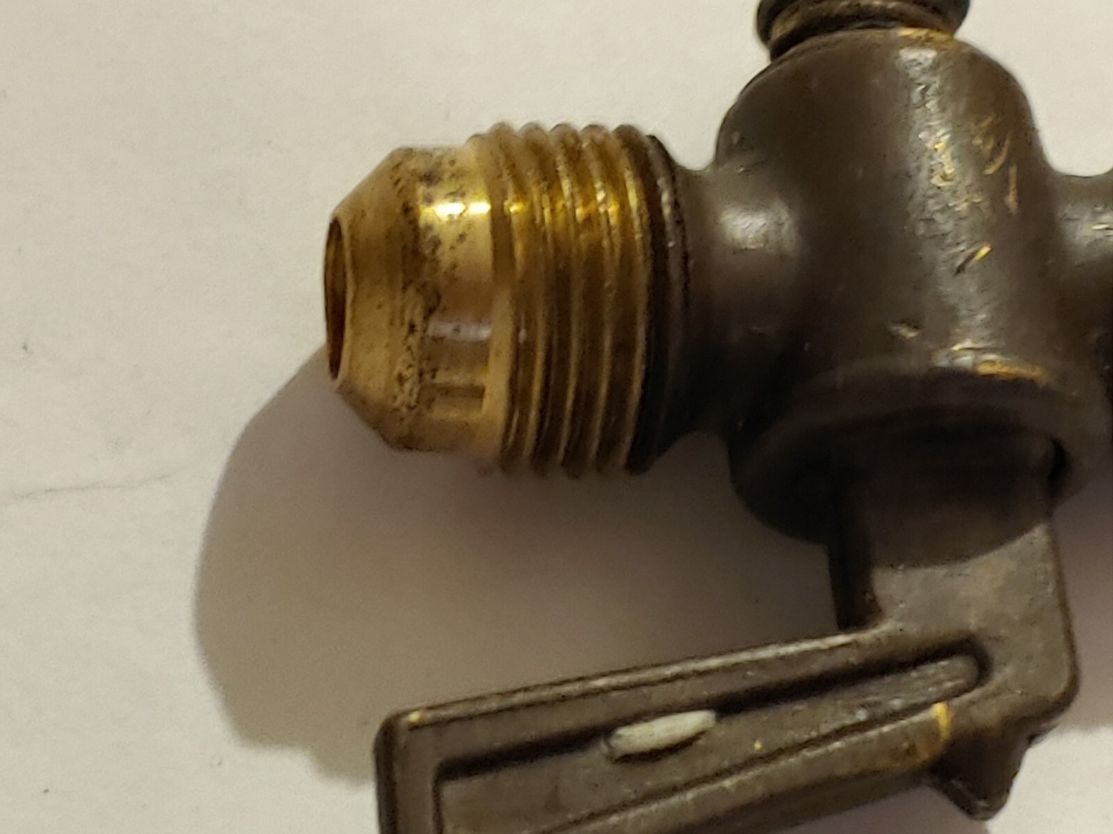 VINTAGE BRASS SHUTOFF VALVE – LOT ( 4 ) as shown – un tested