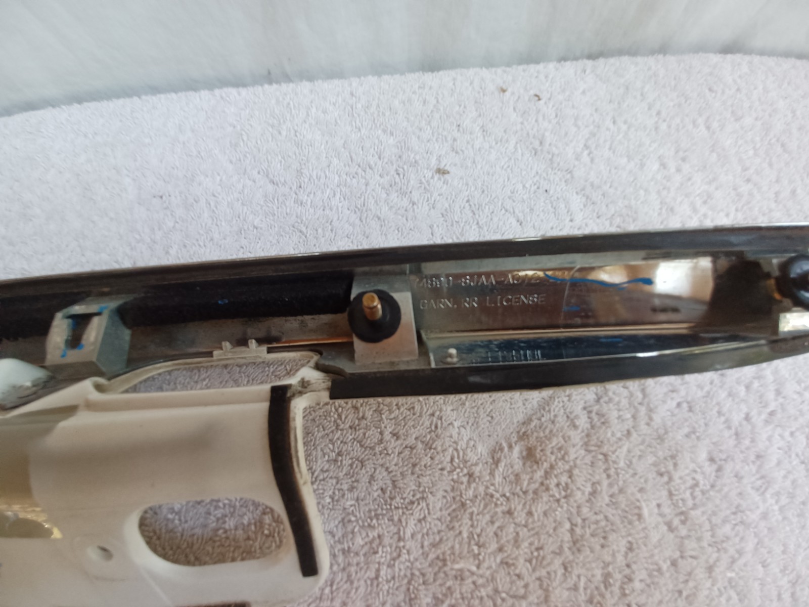 2005-2008 ACURA RL LICENSE GARNISH AND CHROME TRIM PEARL WHITE USED GOOD