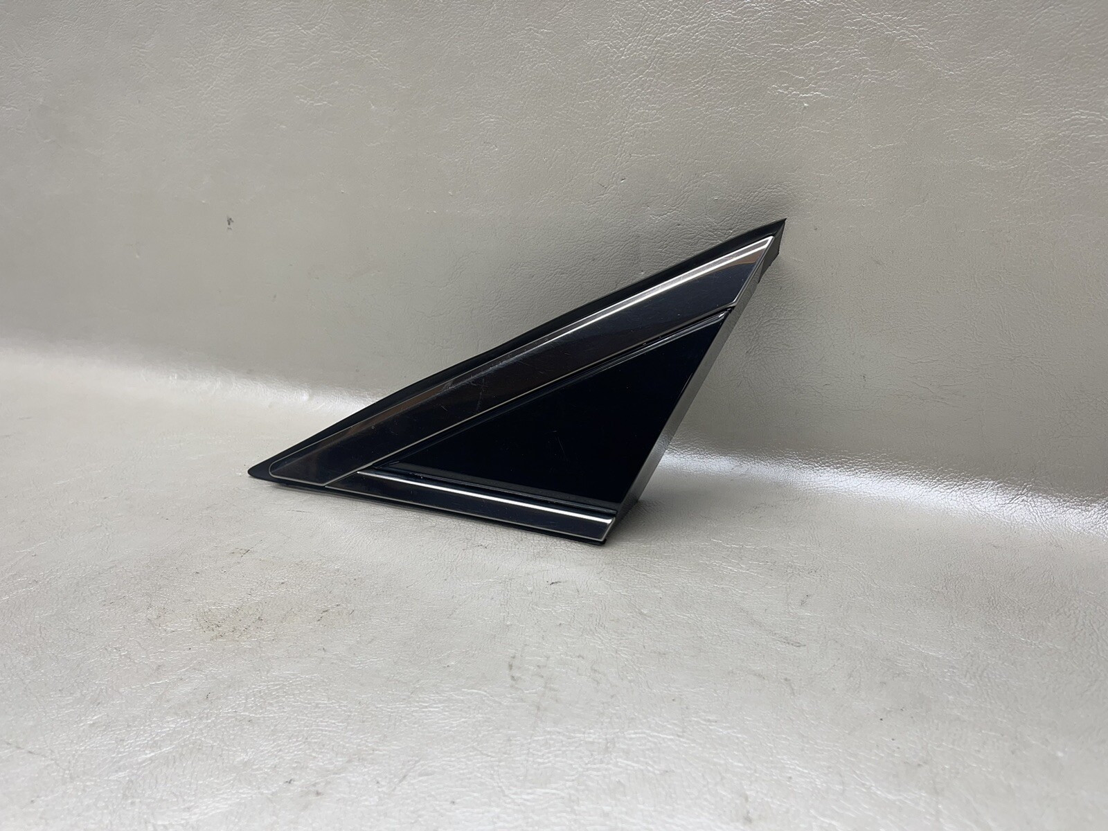 2010-2016 Cadillac SRX DRIVERS LEFT Fender Bolt Cover Mirror Trim OEM
