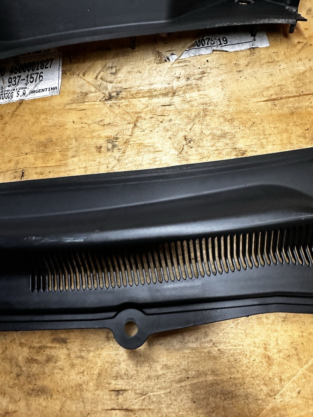 05-09 Ford Mustang Windshield Wiper Cowl Vent Grille Panel Trim PAIR OEM