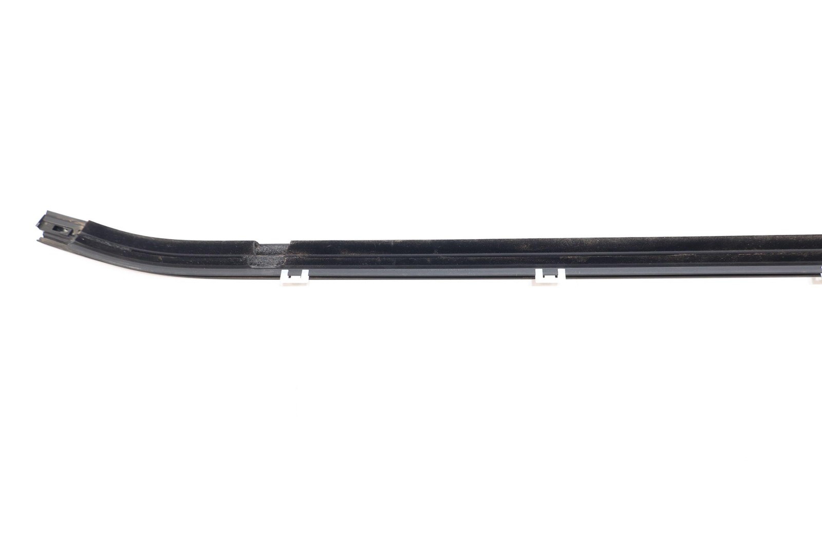 2023 – 2026 KIA SPORTAGE FRONT RIGHT PASSENGER SIDE DOOR WINDOW BELT MOLDING OEM