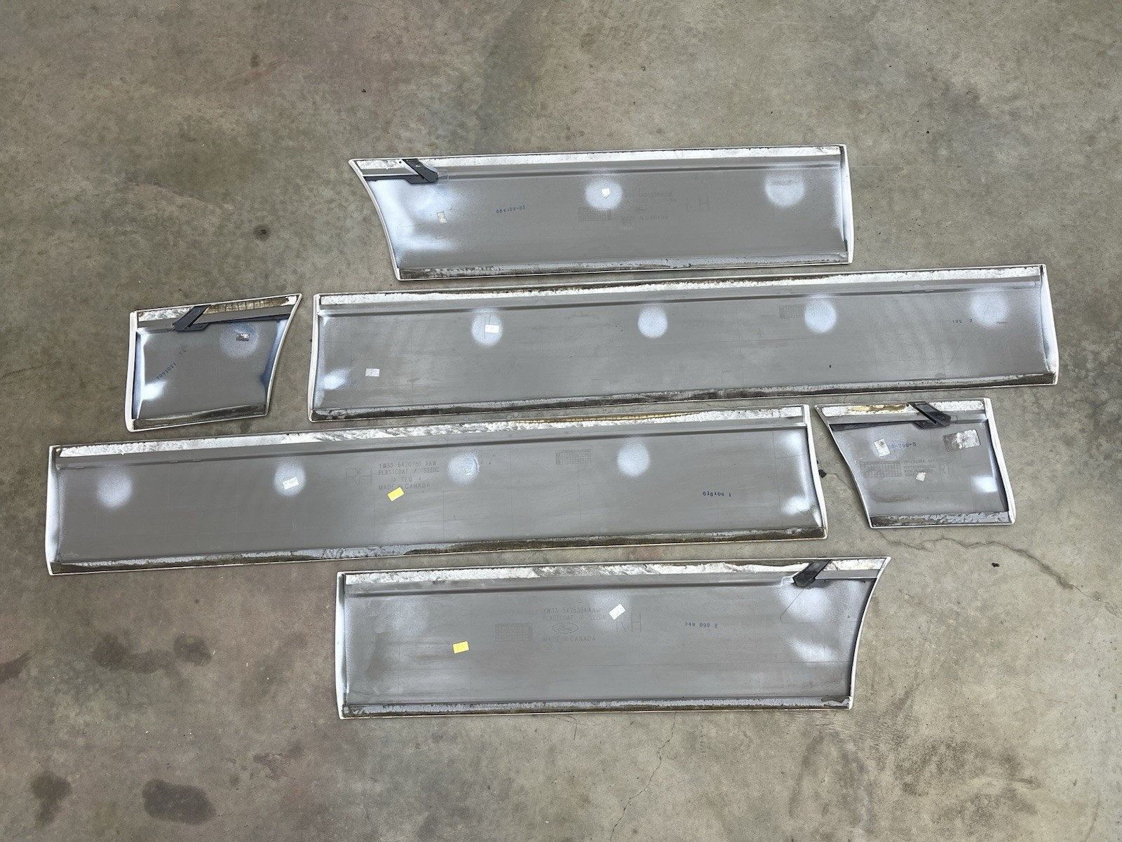 1998-2005 OEM GRAND MARQUIS DOOR MOLDING BODY SIDE IMPACT STRIP TRIM WHITE