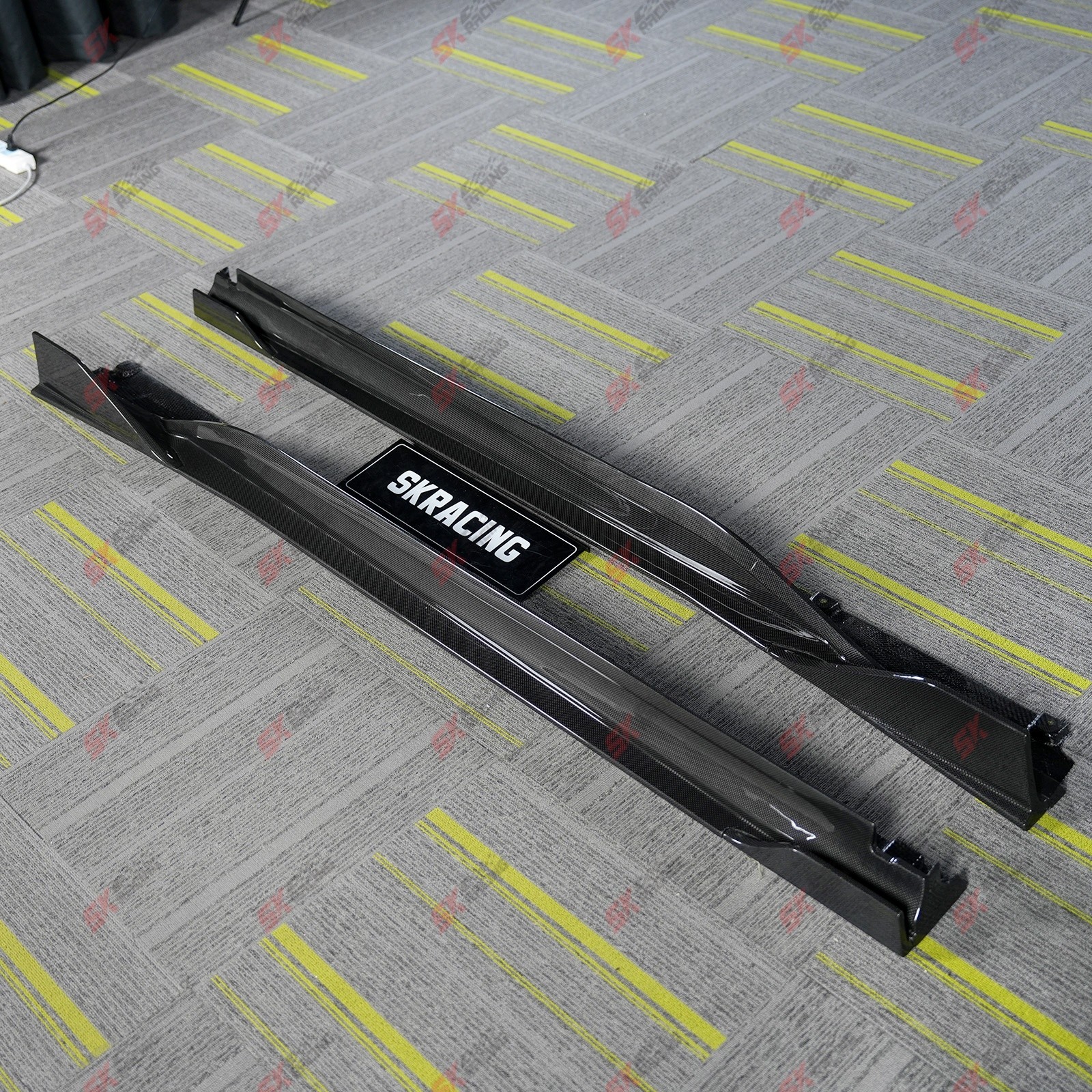 Plain/Twill Weave Carbon Fiber Side Skirts Lip Spoiler Fits Ferrari SF90 2020-24