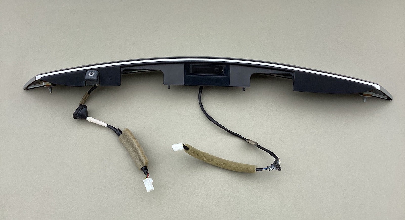 2011-2017 Infiniti QX56 QX80 Liftgate Chrome Trim Molding With Camera OEM *