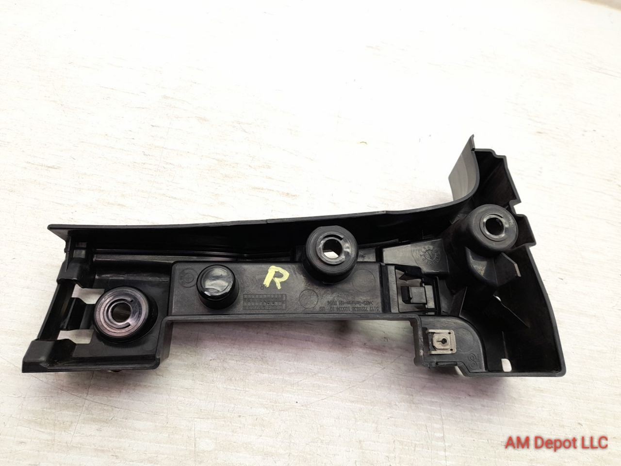 2011 BMW X5 E70 35i 40i Rear Bumper Cover Right Corner Bracket Guide 51127226936