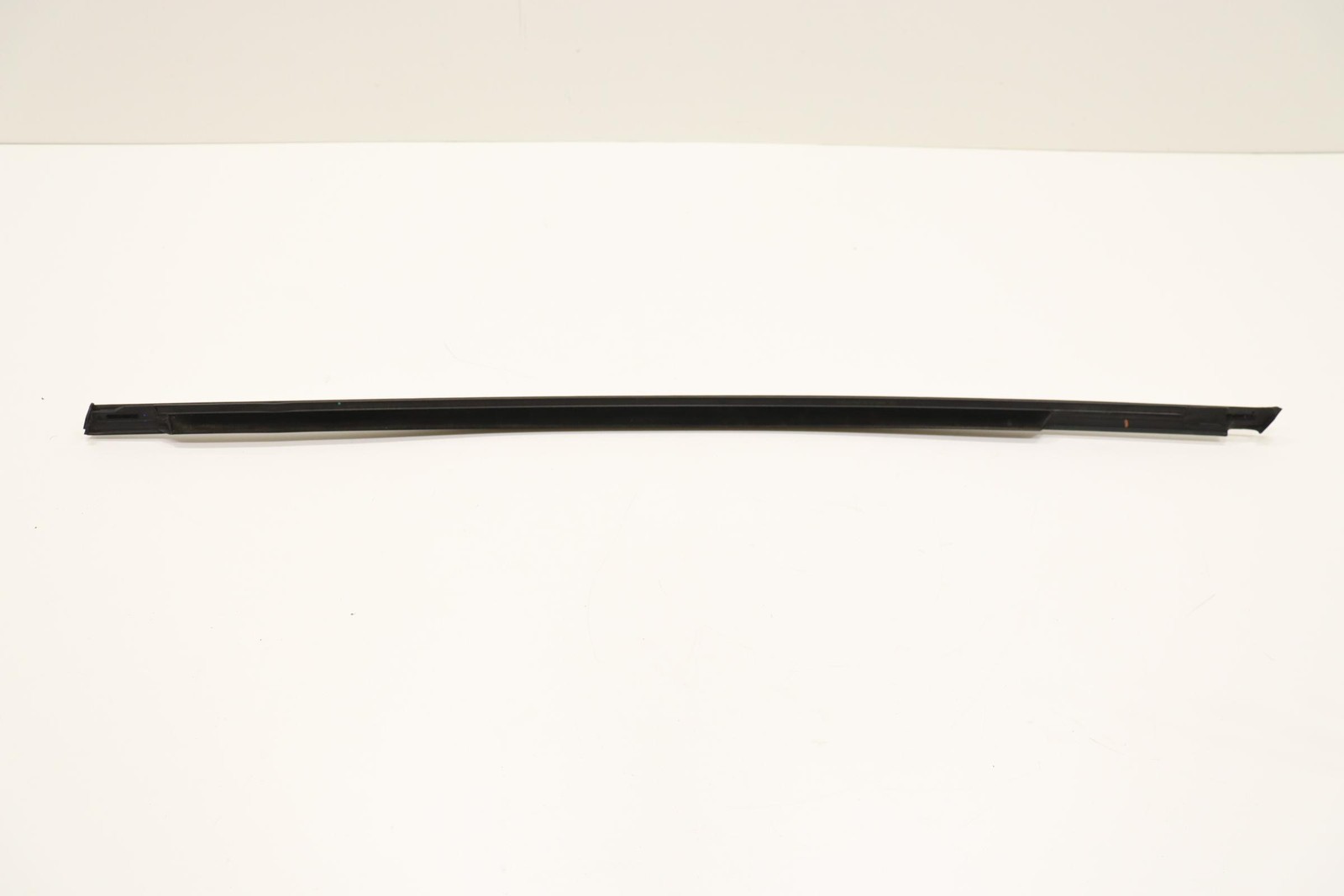 2018 – 2025 ALFA ROMEO STELVIO FRONT RIGHT SIDE DOOR WINDOW BELT MOLDING OEM