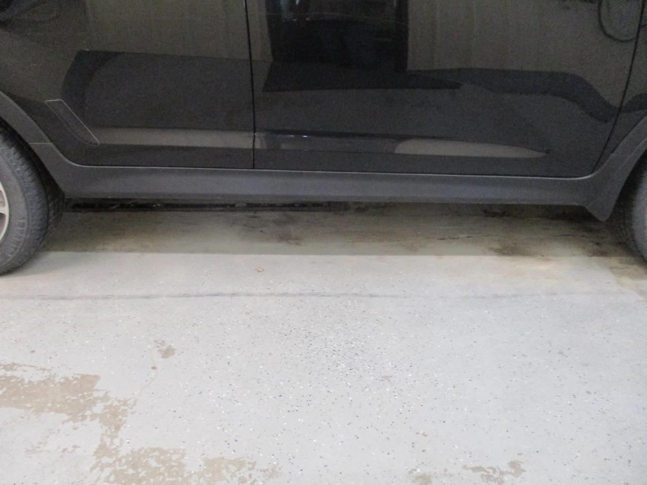 (LOCAL PICKUP ONLY) SPORTAGE 2014 Rocker Panel Moulding 1904673