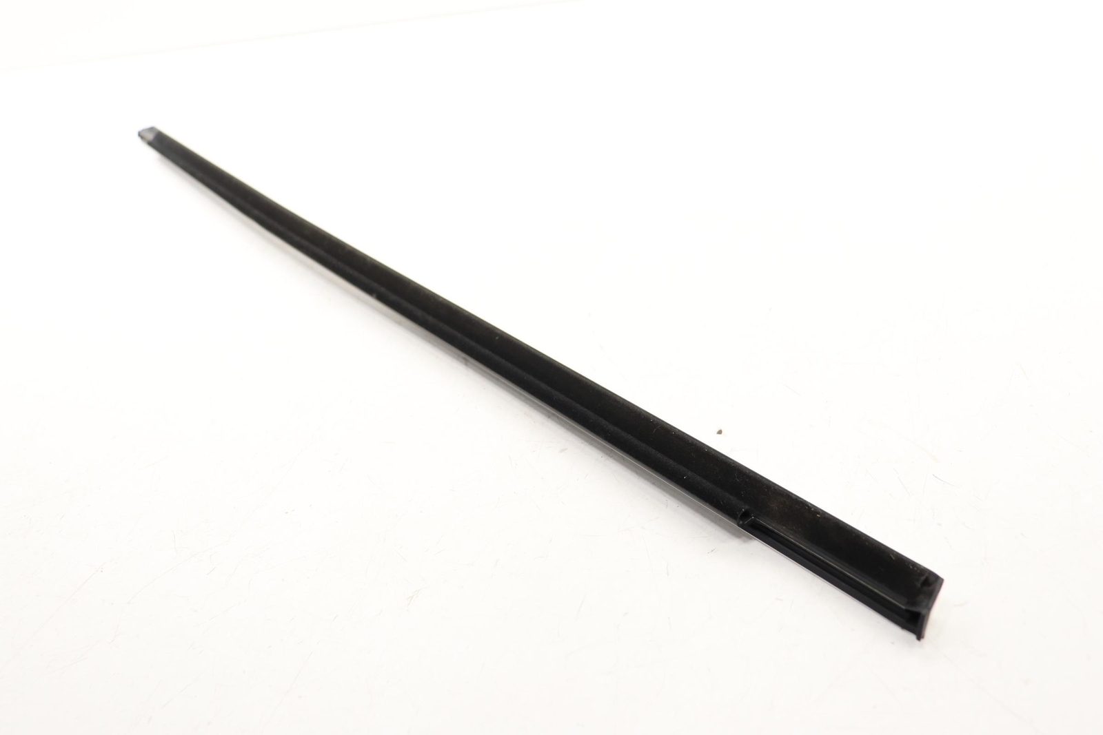 2019 – 2026 AUDI Q8 REAR LEFT SIDE DOOR WINDOW BELT MOLDING WEATHERSTRIP OEM