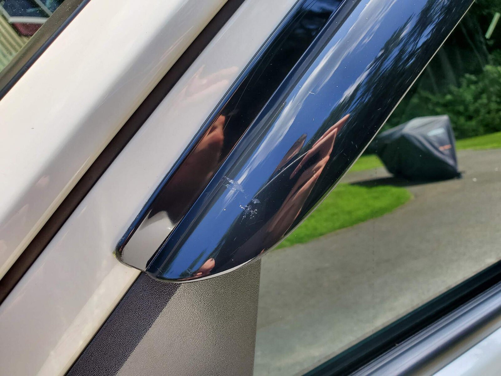 Tape-on Window Vent Visors for 2001-2012 Ford Escape/2008-2011 Mazda Tribute